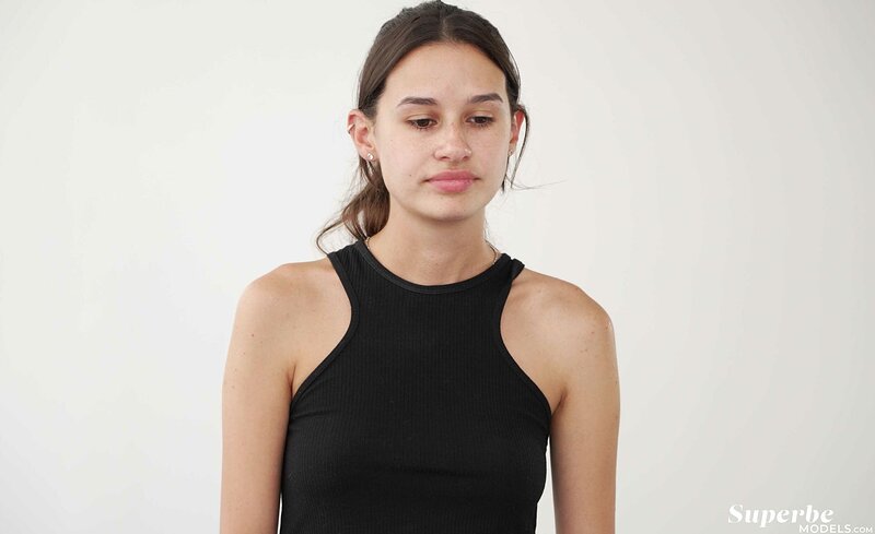 Лариса, 21